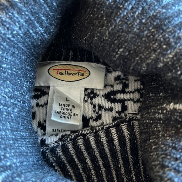Fine knit sweater - perfect for cooler days! - Picture 2 of 4